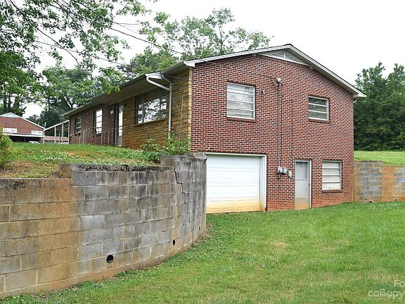 2nd image of 506 Burke St