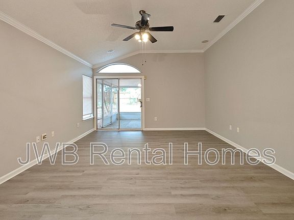 5th image of 1110 Radis Pl