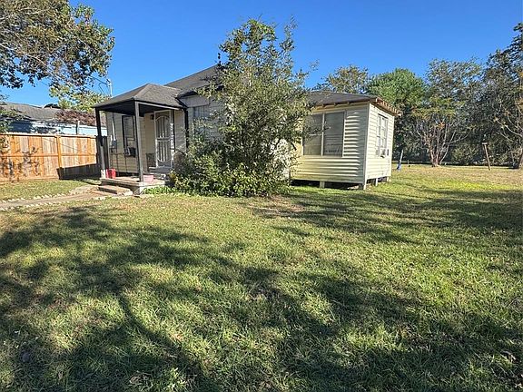 3rd image of 306 1st St