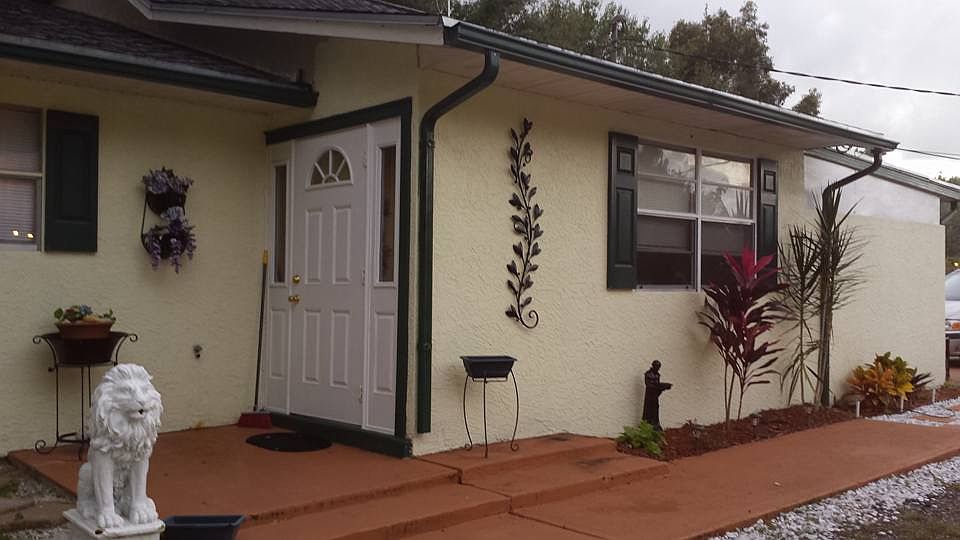 2nd image of 2710 Pineview Dr