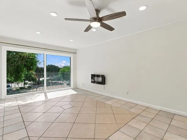 500 Cagney Ln APT 206, Newport Beach, CA 92663