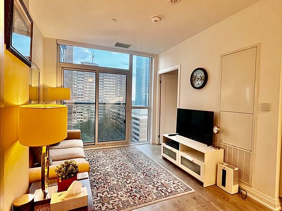 5th image of 286 Main St #1111