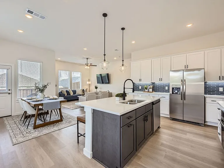 8119 Sawyer Dr — Photo 10
