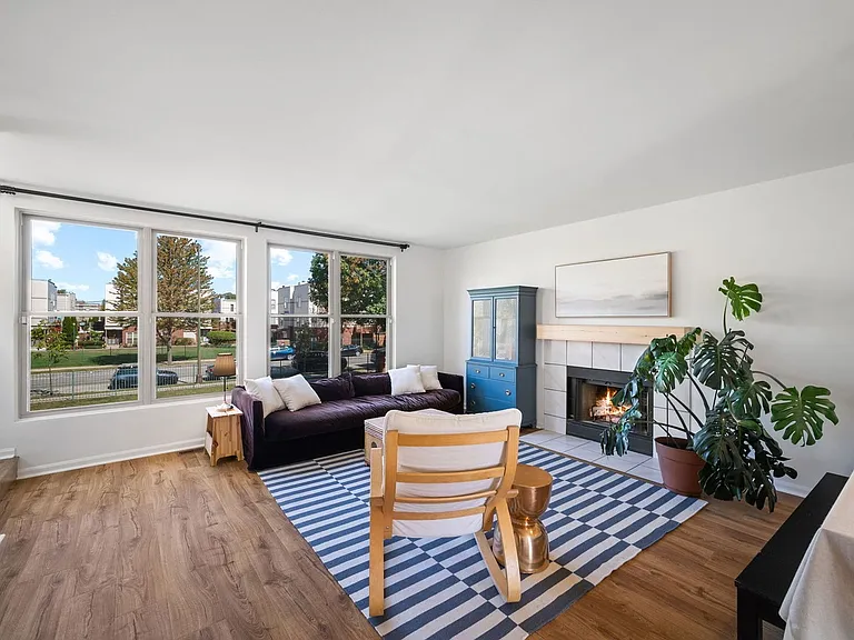 3427 W Polk St — Photo 3