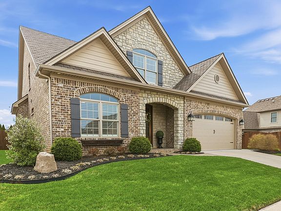 3rd image of 2483 Pascoli Pl