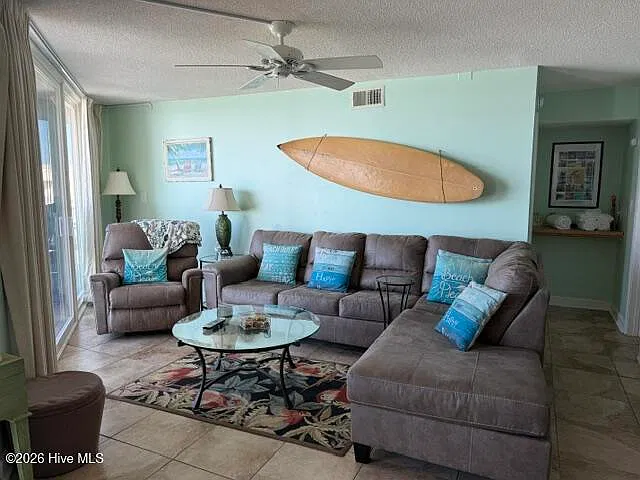 2 bed, 2.0 bath, 1169 sqft, $2,300 — Photo 1