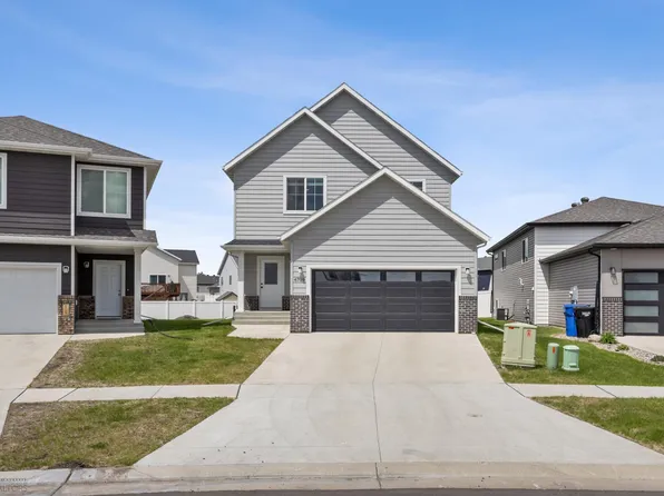 6709 16th St S, Fargo, ND 58104