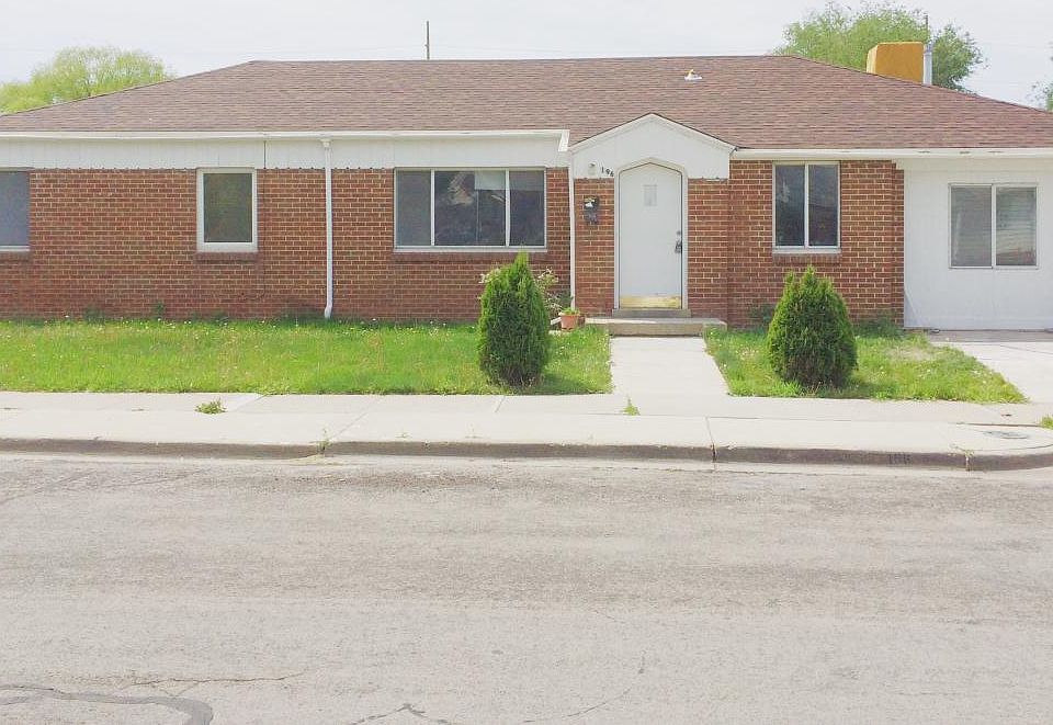 1st image of 196 E Leslie Ave