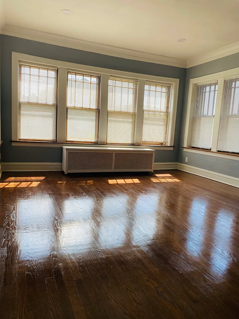 3 bed, 1100 sqft, $1,700 — Photo 3