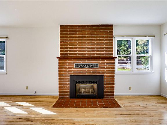 4th image of 353 Clay St