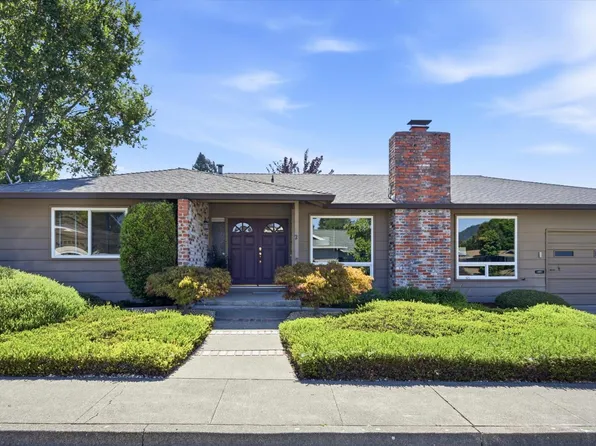 2 Oakhurst Place, Santa Rosa, CA 95409