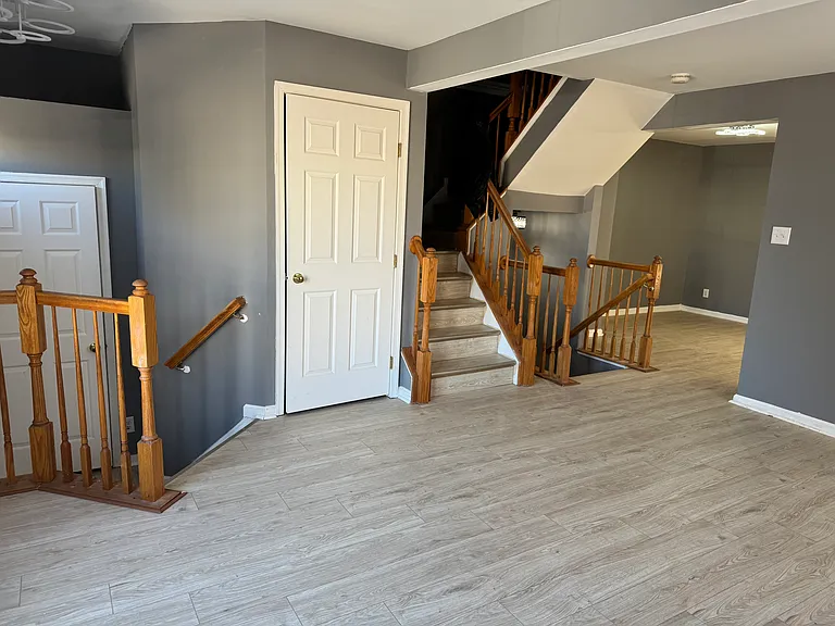 46 Coachlight Dr — Photo 5
