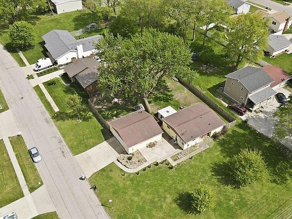 4th image of 3137 Hammond Ave
