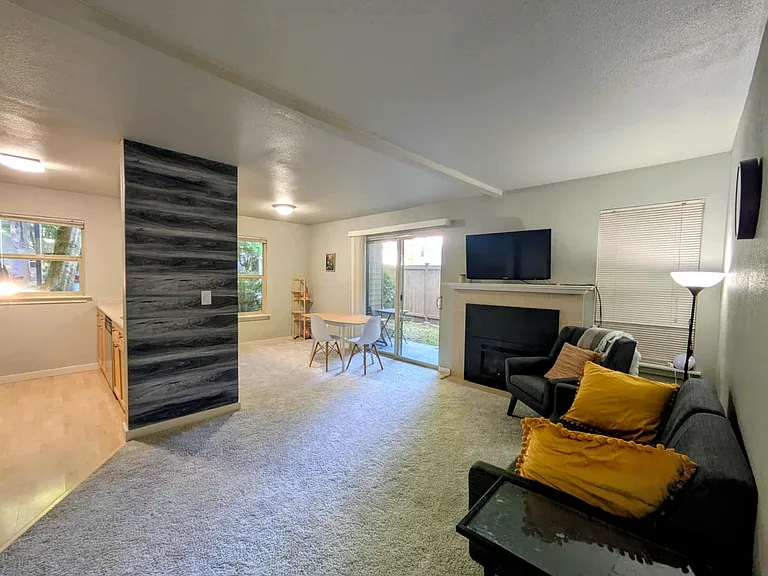 9805 Avondale Rd NE #V157 — Photo 11