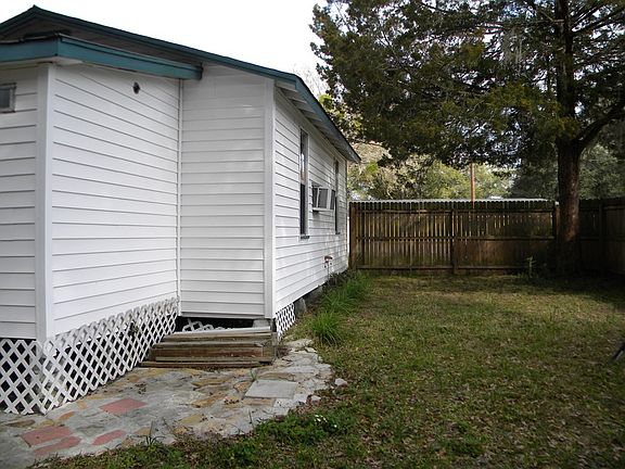 4th image of 204 NE 4th St