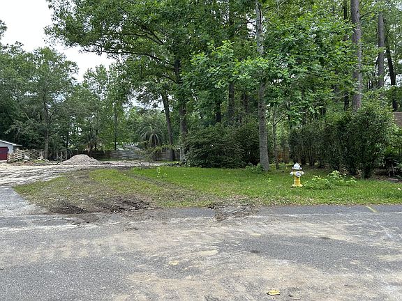 4th image of 324 Ashley Dr