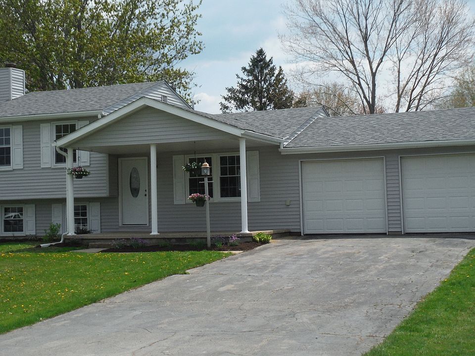 1st image of 366 Stewart St