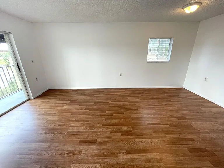 1068 N Benoist Farms Rd #312 — Photo 4