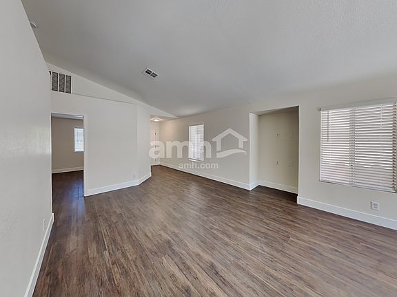 3rd image of 9649 Towngate Ave