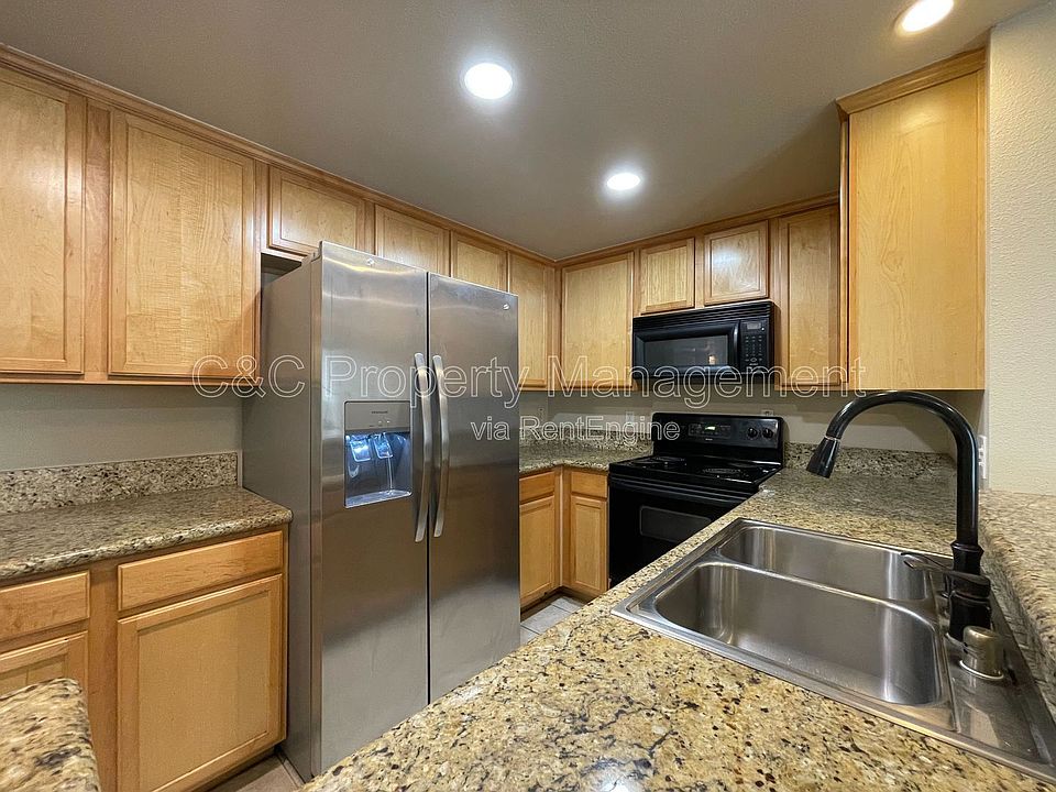 1st image of 4013 Oakcrest Dr #6