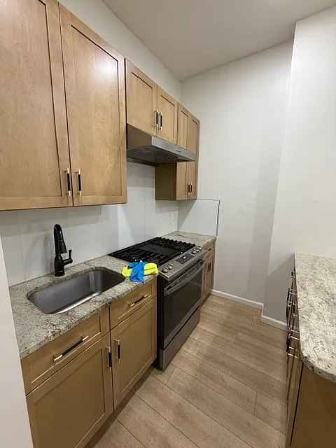Building Photo - 384 Park Ave #1R