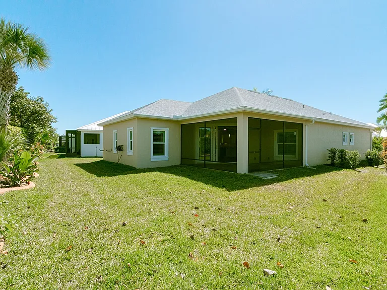 1398 Tullagee Ave — Photo 4