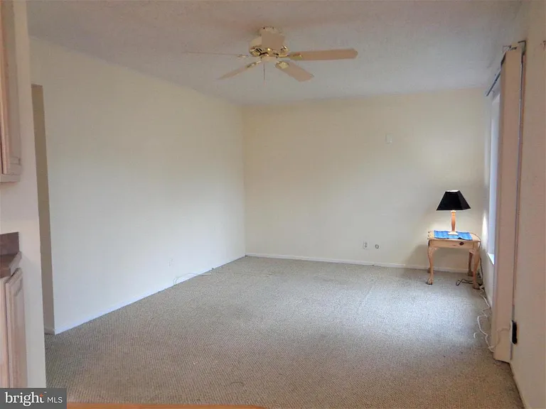 553 Doloro Dr — Photo 7