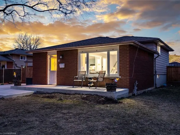 47 Locheed Dr, Hamilton, ON L8T 4L5