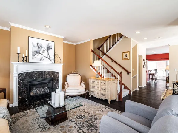 3870 South Lake DRIVE #1102, Saint Francis, WI 53235