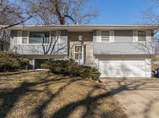 2614 Westwood Dr NW, Cedar Rapids, IA 52405