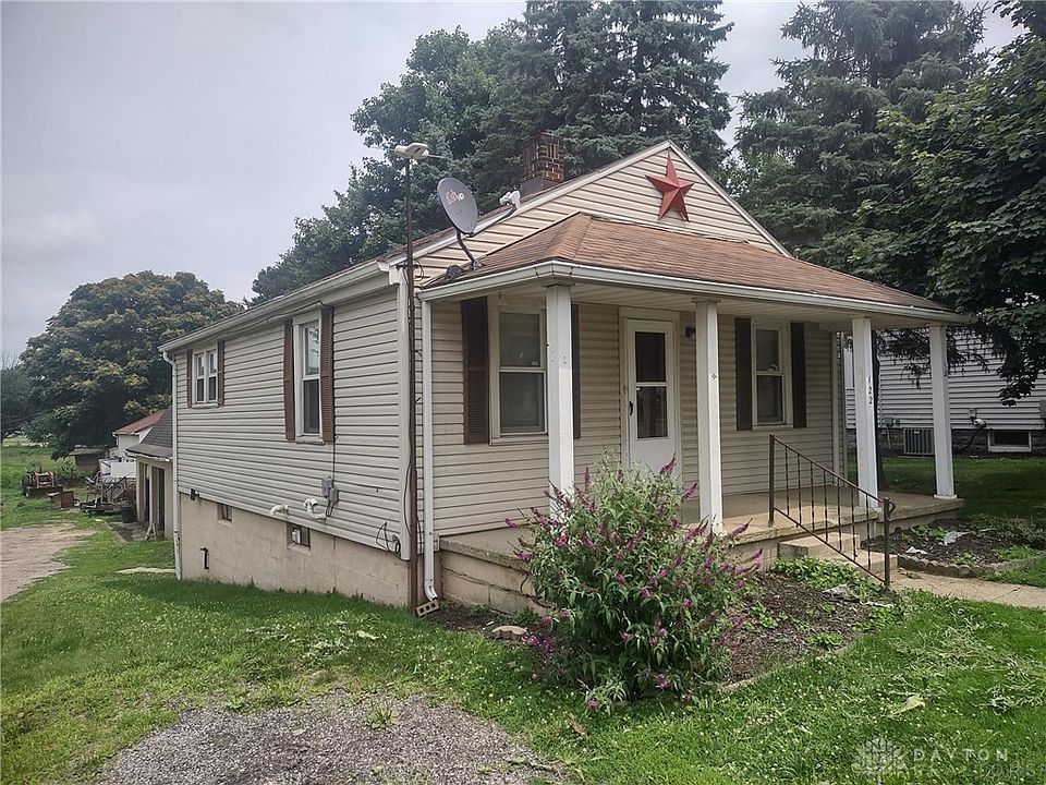 1st image of 122 N Chillicothe St