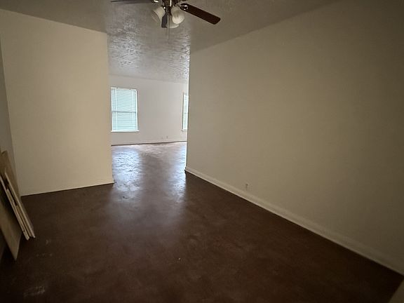 2nd image of 4402 Roseland St #17224669
