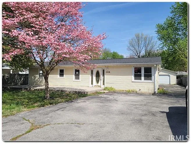 2108 Frisco Ave photo 1