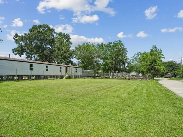1720 Suzi Dr, Saint Bernard, LA 70085