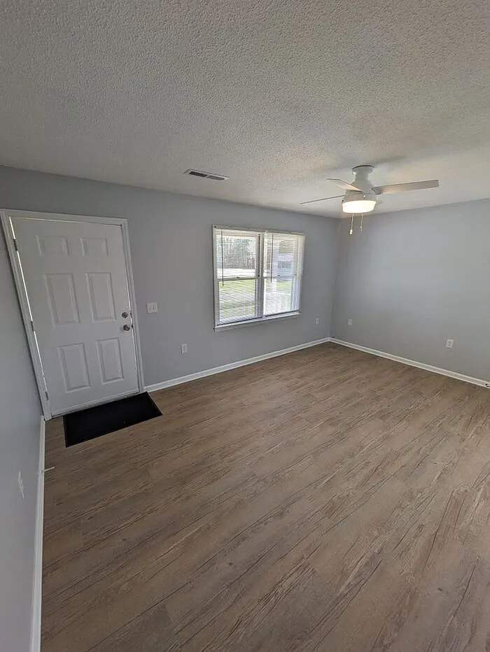 Building Photo - 5121 Ponderosa Dr
