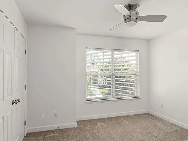 809 Benton Ave — Photo 12