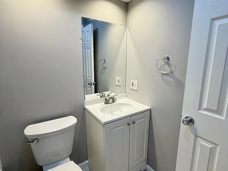 222-224 48th St #2D — Photo 7