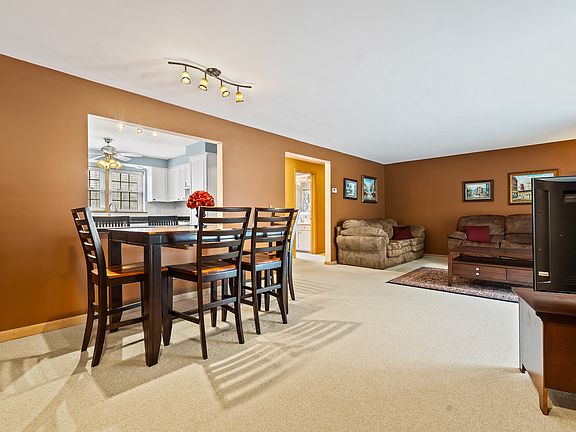 4th image of 6511 N Northwest Hwy APT 1C