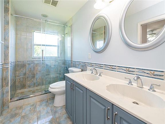 5th image of 6695 Conch Ct #2