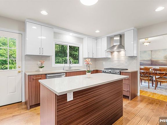 5th image of 31 Brook St