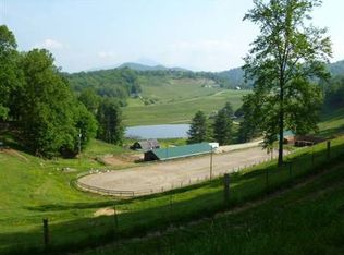 70 Brigadoon Dr, Clyde, NC 28721