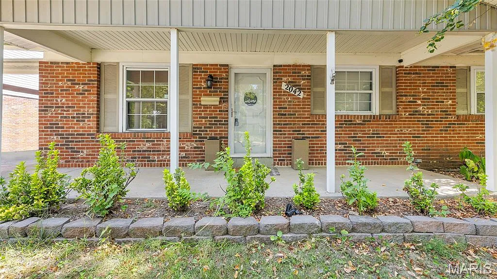 2042 Farflung Dr photo 1