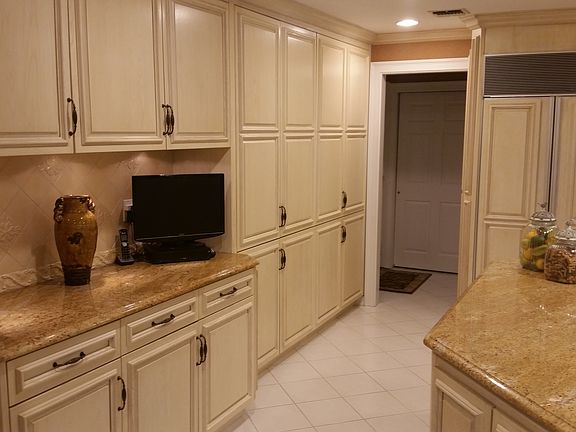 3rd image of 6 Christopher Ct