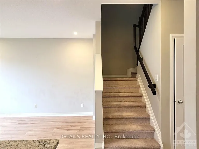 251 Saddleback Cres — Photo 15