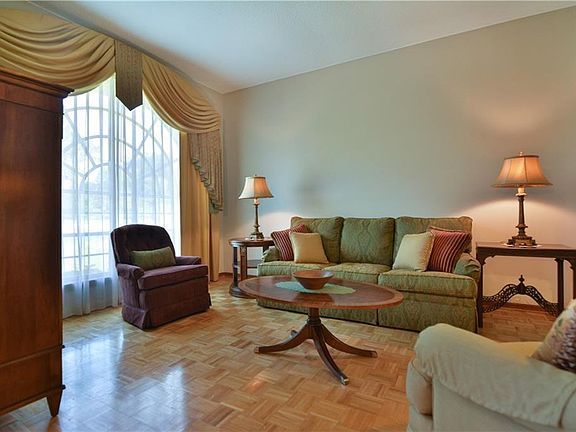 5th image of 739 Keeneland Pike
