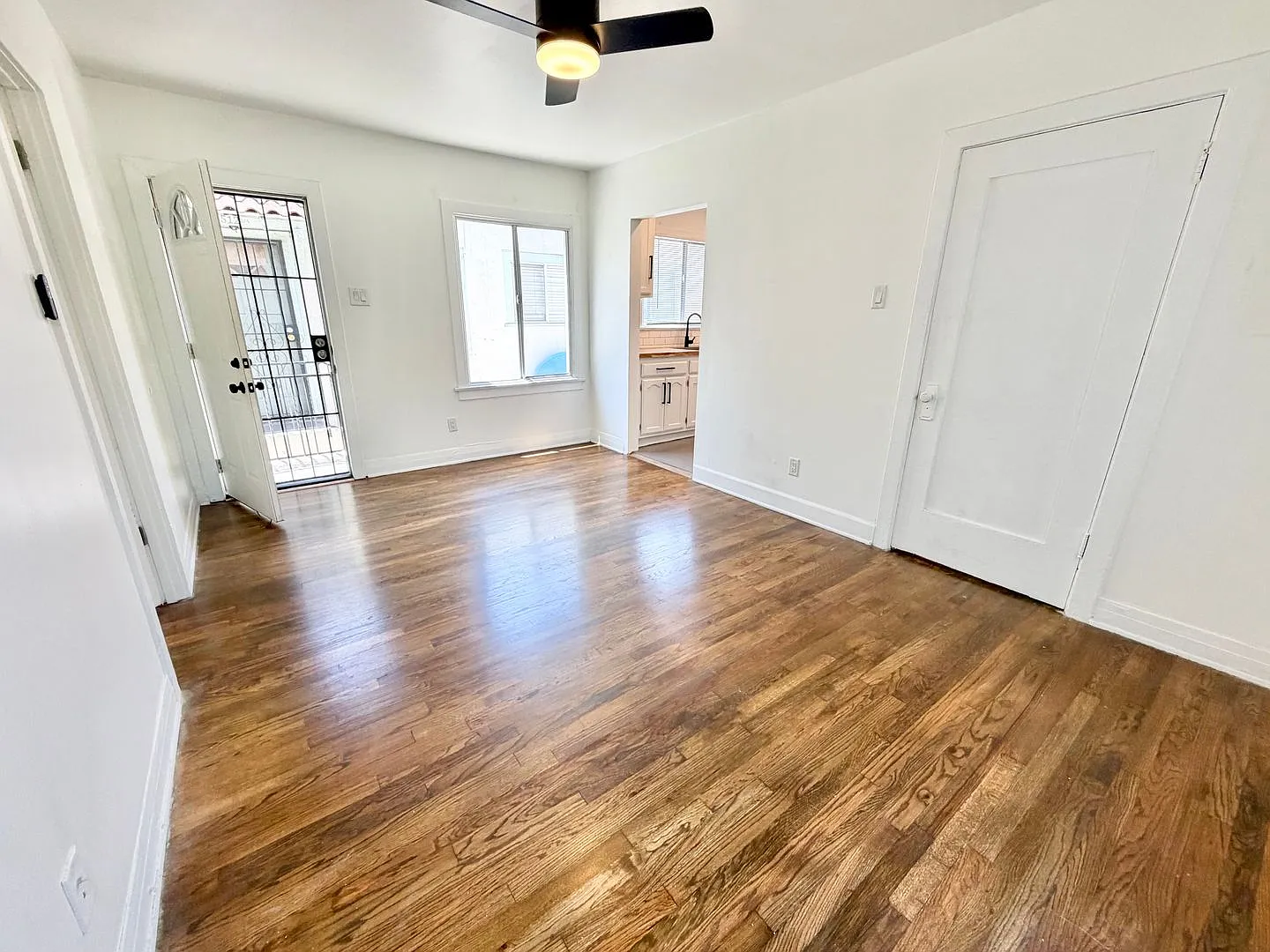 1512 N Glendale Blvd — Photo 2