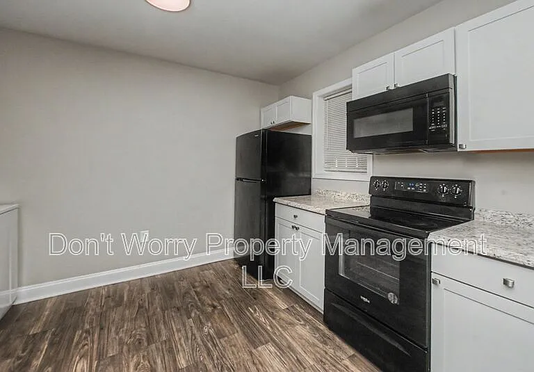 615 Dumaine St — Photo 2