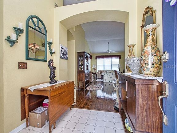 3rd image of 7003 Pine Hollow Dr