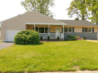 3 Snowball Ln, Hamilton, NJ 08619