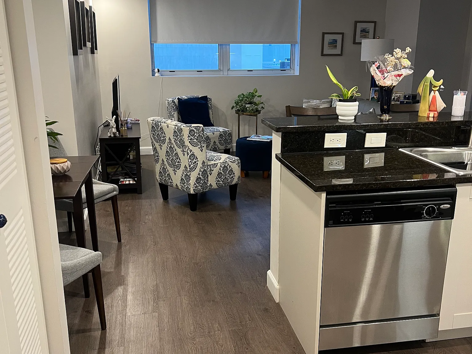 2 bed, 787 sqft, $3,100 — Photo 2